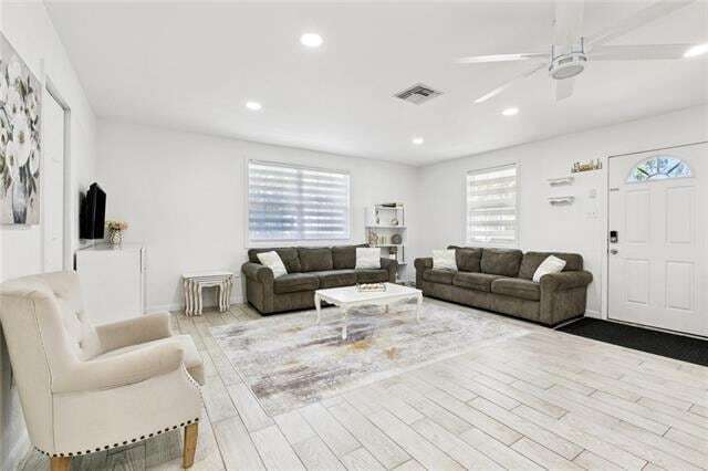 1015 Roselawn St in Metairie, LA - Building Photo - Building Photo