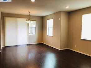 4740 Norris Canyon Rd in San Ramon, CA - Building Photo - Building Photo