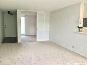 647 Kunawai Ln in Honolulu, HI - Building Photo - Building Photo