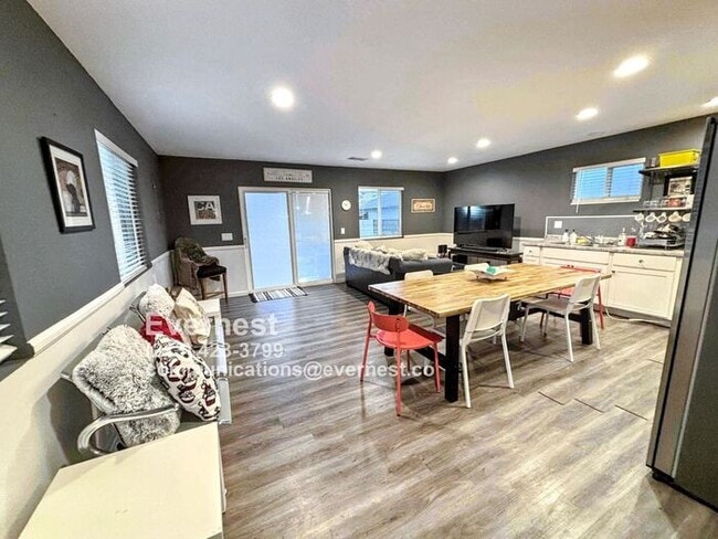19118 Roscoe Blvd in Los Angeles, CA - Building Photo - Building Photo