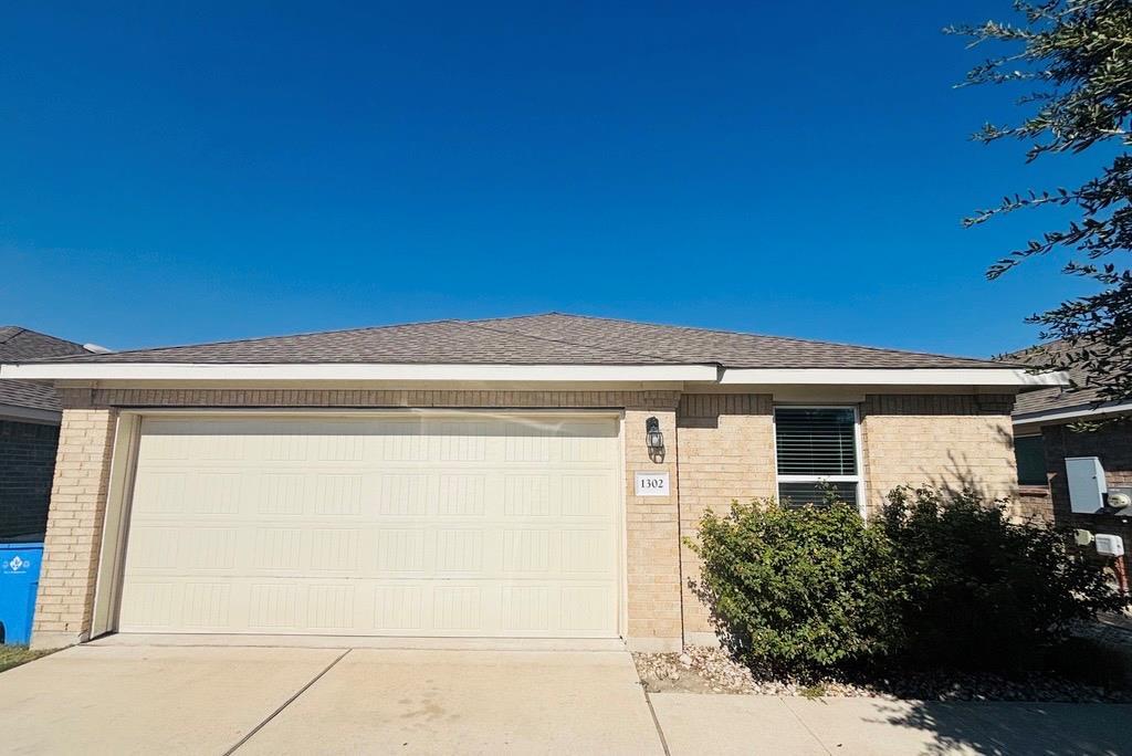 1302 Golden Barley Dr in Pflugerville, TX - Building Photo