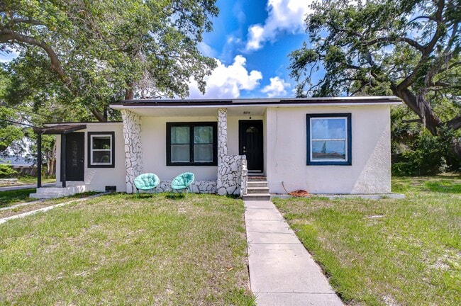 5325 8th Ave S in Gulfport, FL - Building Photo - Building Photo