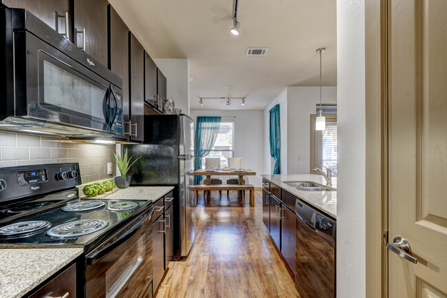 The District at Westborough in Katy, TX - Foto de edificio - Building Photo