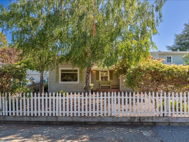 7741 Greenly Dr in Oakland, CA - Building Photo - Building Photo