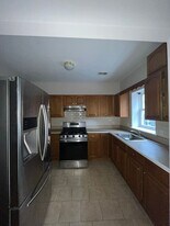 488 Communipaw Ave, Unit 1 in Jersey City, NJ - Building Photo