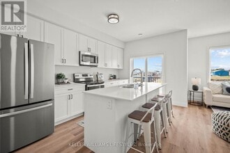 470 Darcy Dr in Strathroy-Caradoc, ON - Building Photo - Building Photo