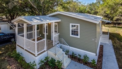 Rocky Creek Village in Tampa, FL - Building Photo - Building Photo