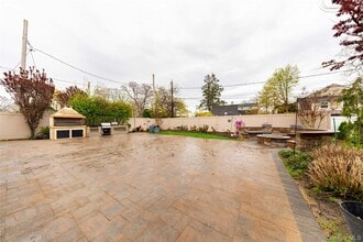 2310 Dogwood St in Merrick, NY - Building Photo - Building Photo