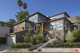 2345 Kenilworth Ave in Los Angeles, CA - Building Photo