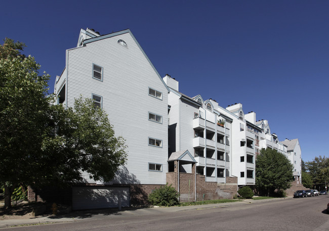 Albion Court Apartments in Denver, CO - Building Photo - Building Photo