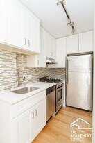 2520 W Leland Ave, Unit A4 in Chicago, IL - Building Photo