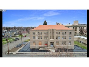 2330 5th St in Baker City, OR - Building Photo - Building Photo