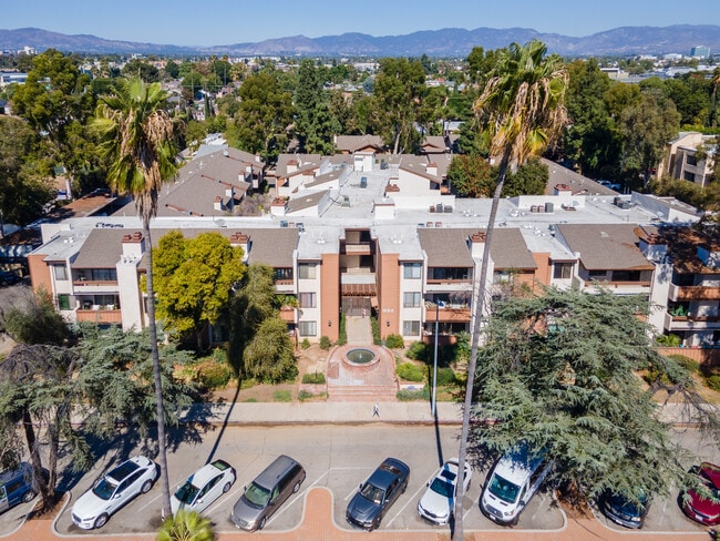 15155 Sherman Way, Unit 52 in Van Nuys, CA - Building Photo - Building Photo