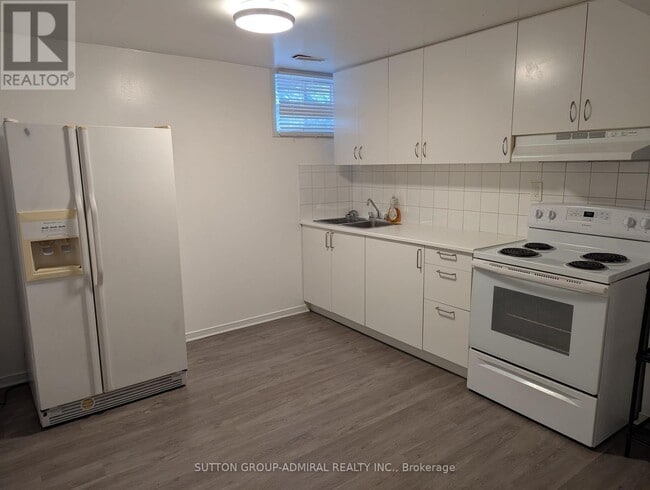 property at 41 Russfax Dr