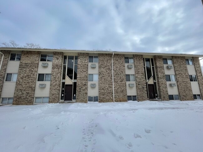 property at 880 N Milwaukee Ave