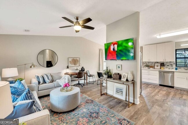 property at 3605 Creek Mill Dr NW