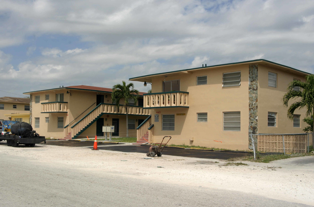 465 E 30th St in Hialeah, FL - Building Photo