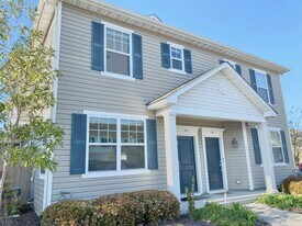 1685 Halesworth Ln in Virginia Beach, VA - Building Photo