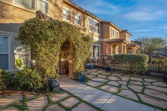 2074 Waterlily View St in Henderson, NV - Building Photo - Building Photo