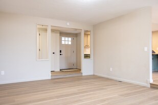 5520 Valleyview Ln in Klamath Falls, OR - Building Photo