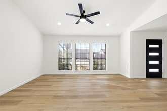 6808 Beeman Dr in Plano, TX - Foto de edificio - Building Photo