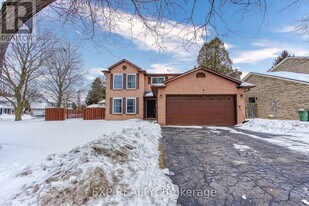 115 Amberly Blvd in Hamilton, ON - Building Photo