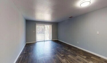 10605 N 56th St in Tampa, FL - Building Photo - Building Photo