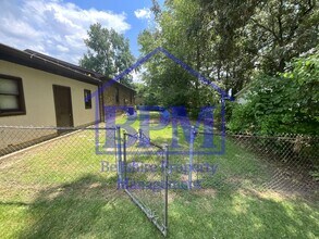 1510 Falcon Dr in Clarksville, TN - Foto de edificio - Building Photo