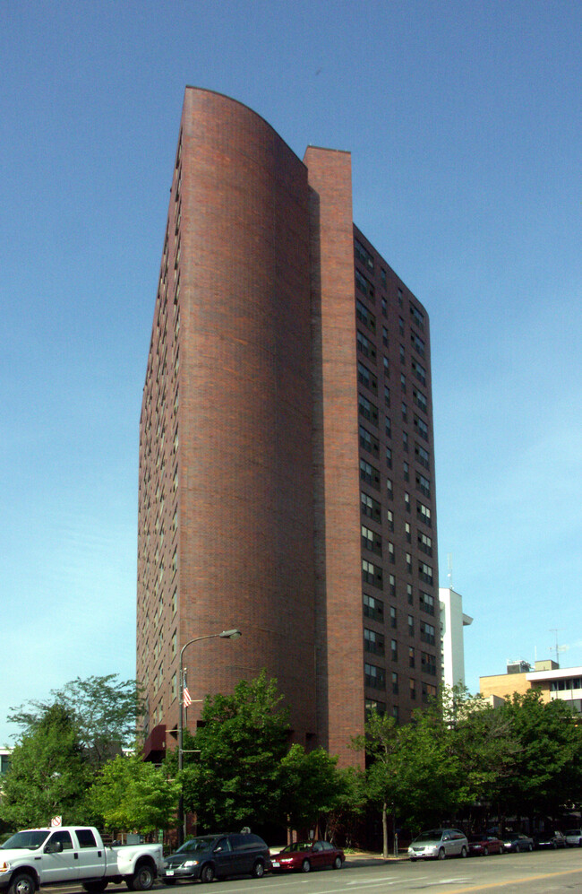 Fontaine Towers in Rochester, MN - Foto de edificio - Building Photo