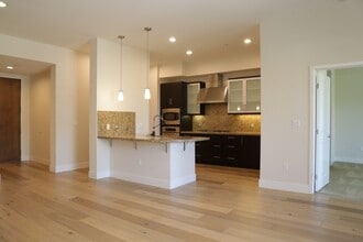 21 Gramercy in Irvine, CA - Building Photo - Building Photo