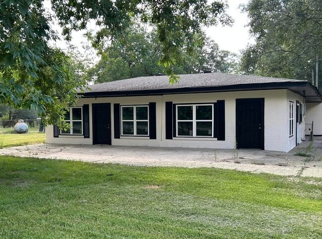 7419 Hwy 11 in Lumberton, MS - Building Photo - Building Photo