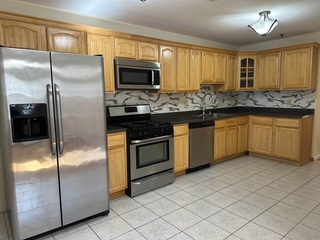 134 71st St in Guttenberg, NJ - Building Photo - Building Photo