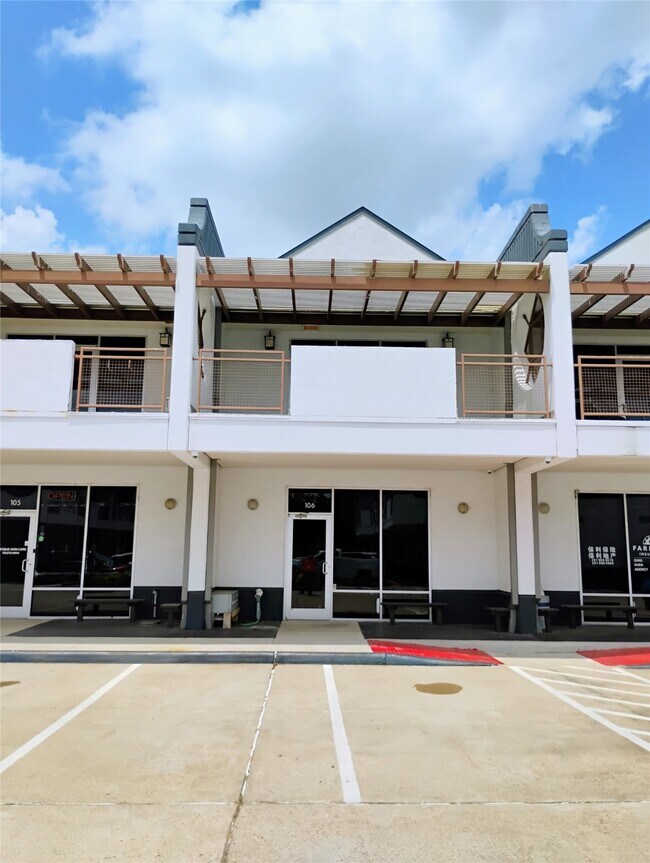 9788 Clarewood Dr in Houston, TX - Building Photo - Building Photo