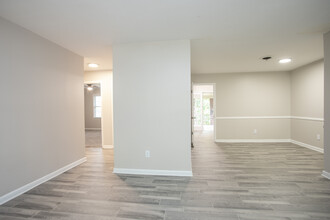 Carolina Pines Apartments in Fayetteville, NC - Building Photo - Interior Photo