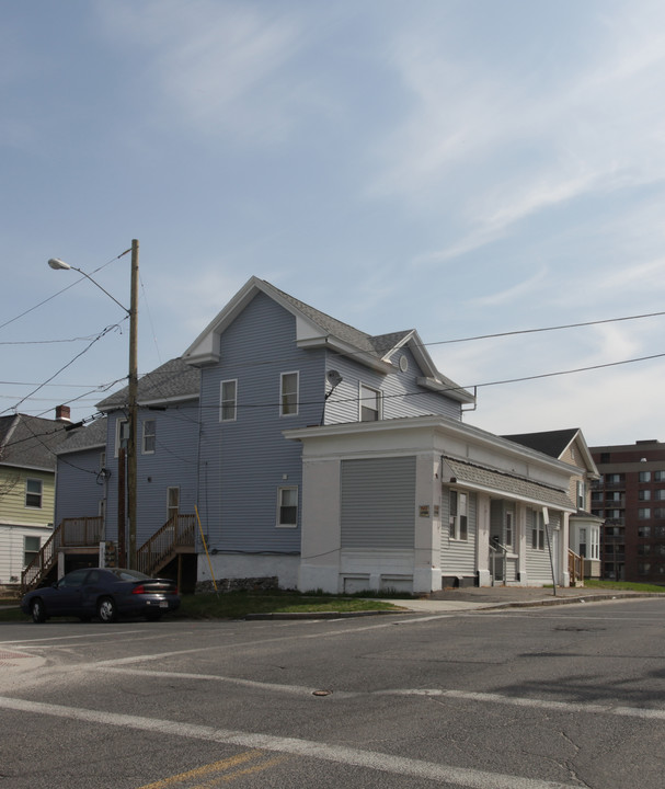 236 Columbus Ave in Pittsfield, MA - Building Photo