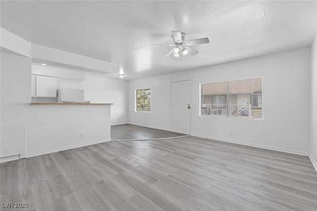 1812 Fulstone Way, Unit 4 in Las Vegas, NV - Building Photo - Building Photo