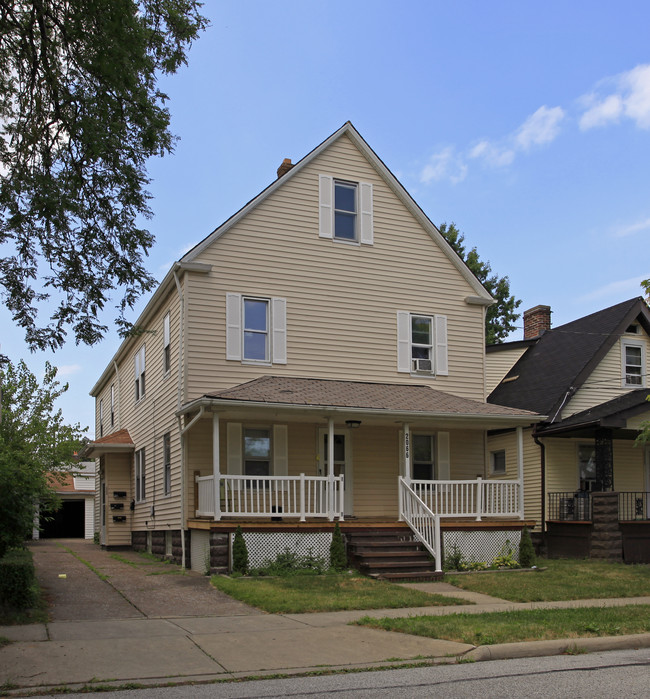 2066 Magee St in Lakewood, OH - Building Photo - Building Photo