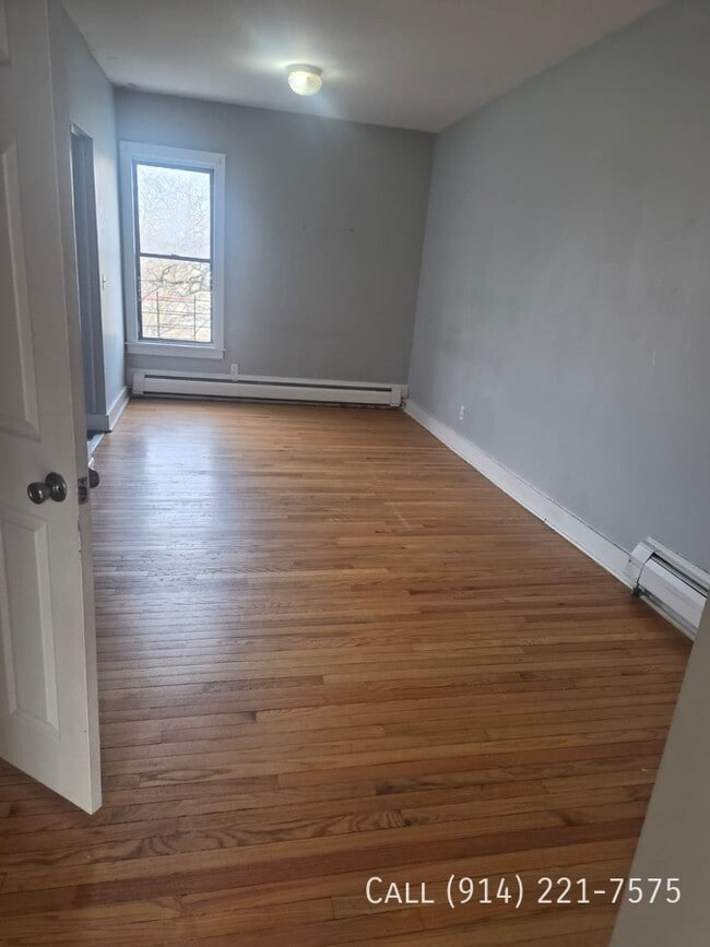 224 Sommerville Pl in Yonkers, NY - Building Photo - Building Photo