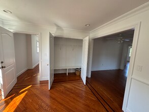 41 Chobot Ln in Elmwood Park, NJ - Building Photo - Building Photo