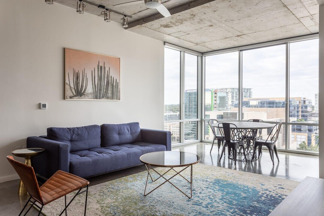 421 W 3rd St in Austin, TX - Building Photo