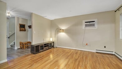 3 Altamont Ave in Sea Cliff, NY - Building Photo - Building Photo