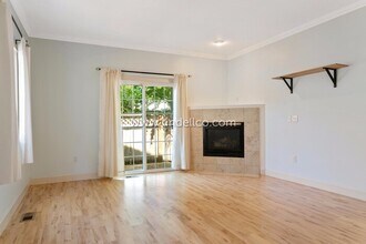 3909 SE Crystal Springs Blvd in Portland, OR - Building Photo - Building Photo