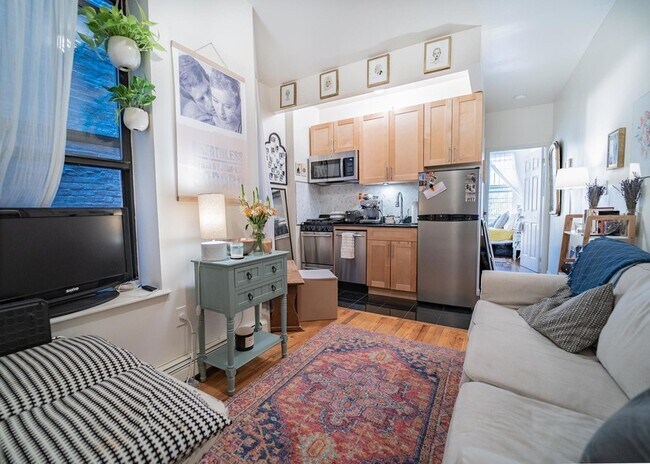 property at 200 E 7th St
