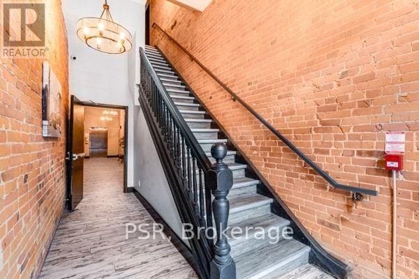 2870 Dundas St W in Toronto, ON - Building Photo - Building Photo