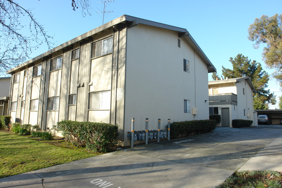 Oak Glen Apartments in San Jose, CA - Building Photo