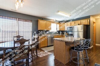 15227 Alpine Dr in Urbandale, IA - Building Photo - Building Photo