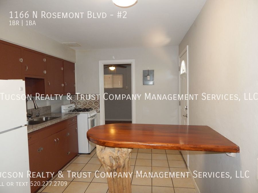 1166 N Rosemont Blvd in Tucson, AZ - Building Photo