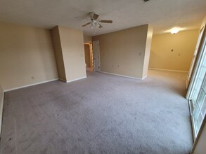 1310 Louisville Rd in Frankfort, KY - Foto de edificio - Building Photo