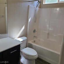 10686 Cliff Lake St in Las Vegas, NV - Building Photo - Building Photo