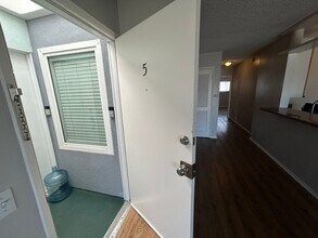 102 Wisconsin Ave in Oceanside, CA - Building Photo - Building Photo